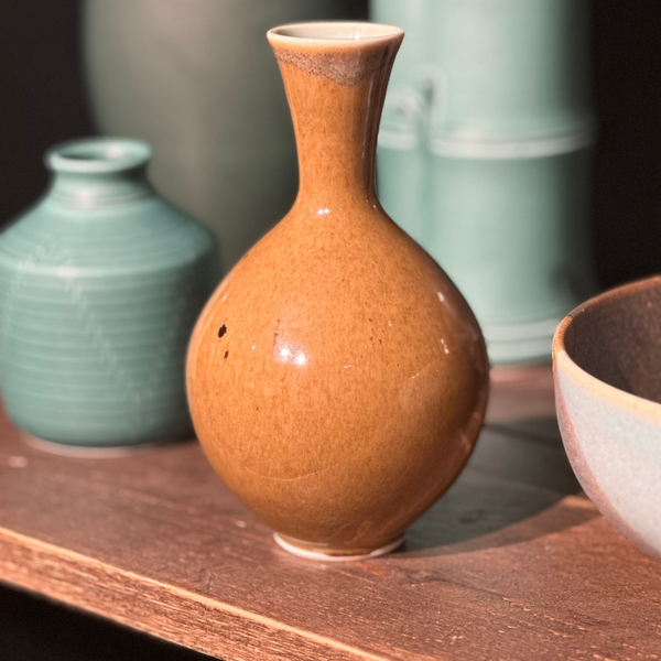 Nichibei Butterscotch Bottleneck Vase