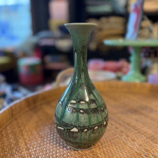 Crocodile Bottleneck Vase
