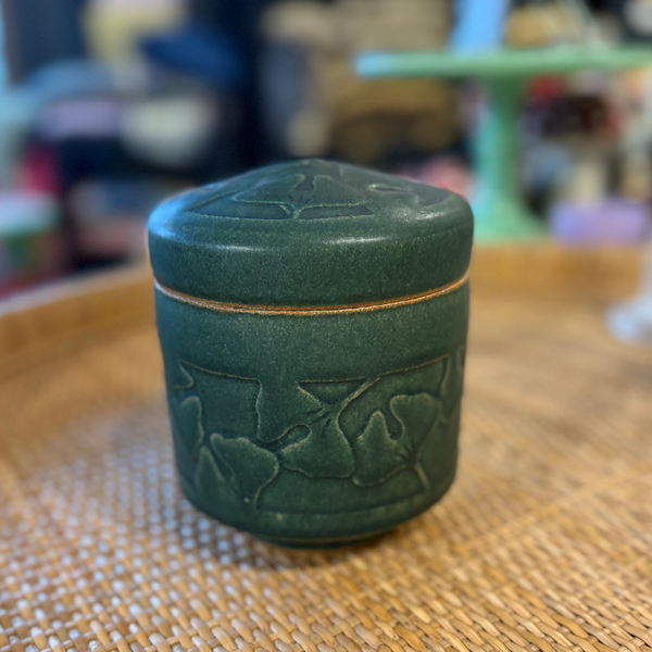 Nichibei Gingko Leaf Jar