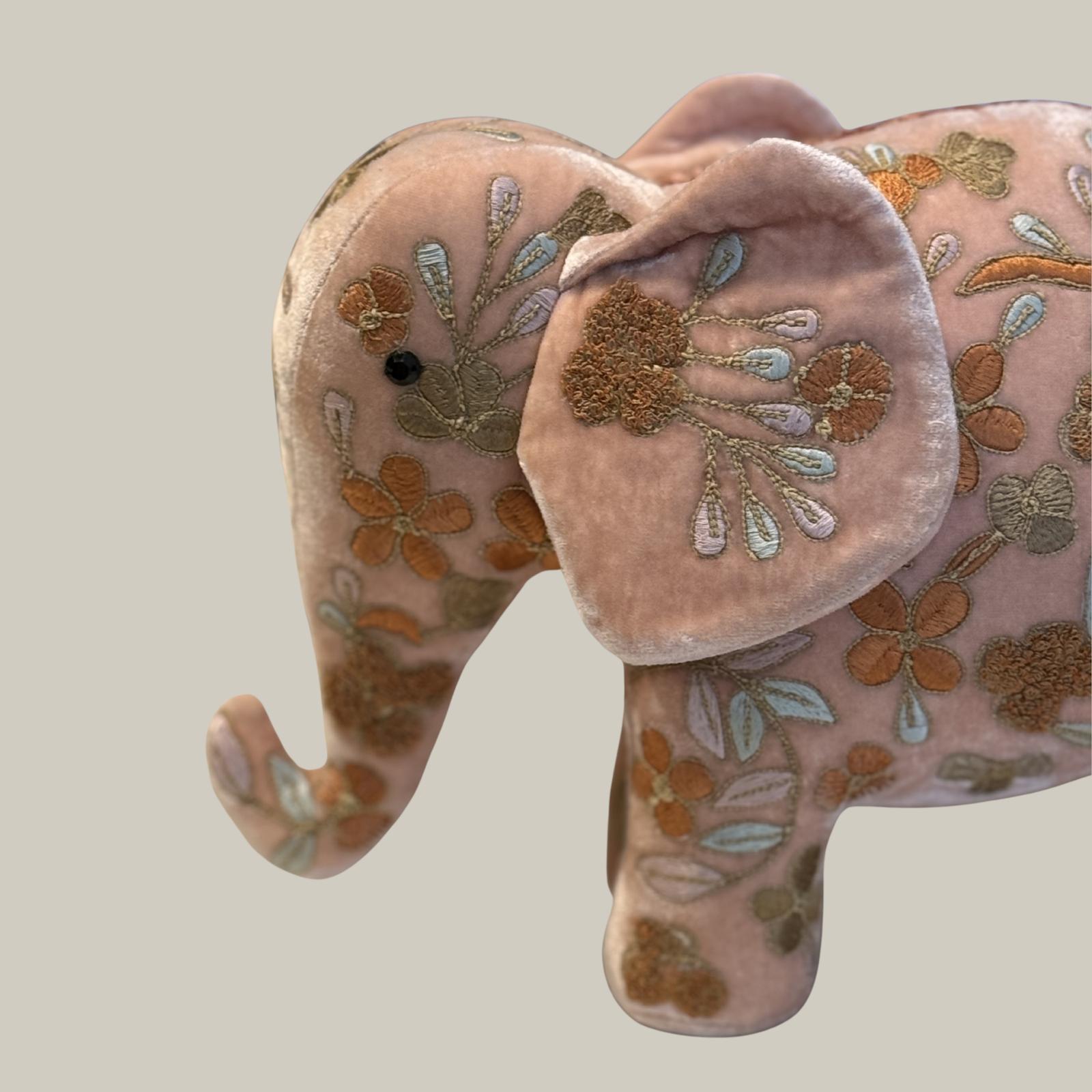 D-Rise 〔elephant hip 〕 Sona Silk Velvet Embroidered Elephant in Old Rose – Stewart House