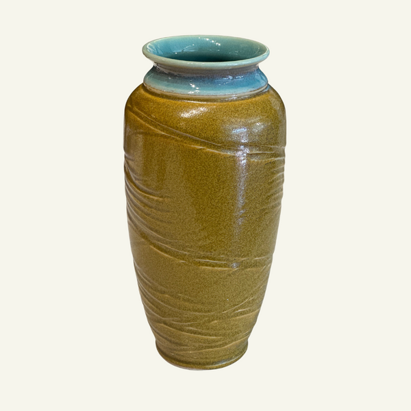 Nichibei Classic Tea Dust Vase with Carved Swirls and Blue Lip