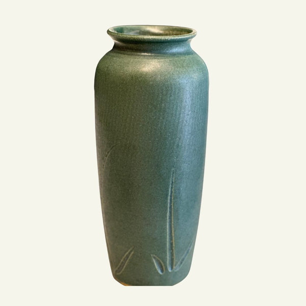 Nichibei Classic Vase, Forest Green with Carved Stems