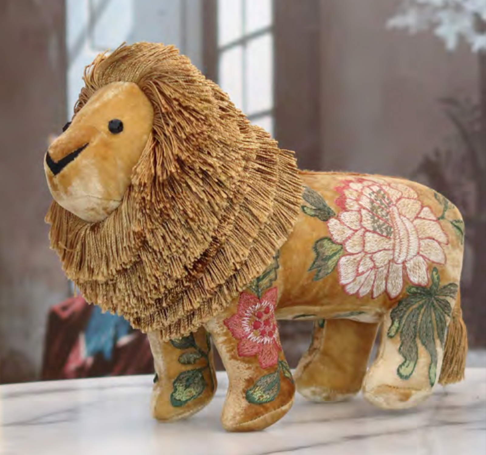 Bouquet Silk Velvet Embroidered Lion in Shaded Yellow – Stewart House